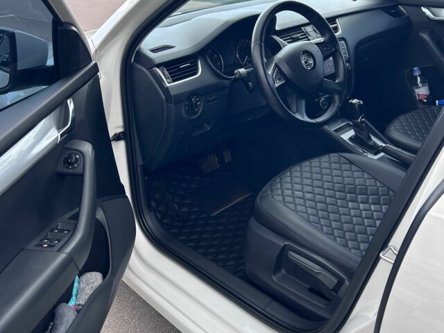 Белый Шкода Октавия, объемом двигателя 1.4 л и пробегом 206 тыс. км за 10600 $, фото 10 на Automoto.ua