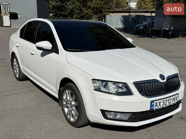 Белый Шкода Октавия, объемом двигателя 1.8 л и пробегом 194 тыс. км за 12000 $, фото 2 на Automoto.ua