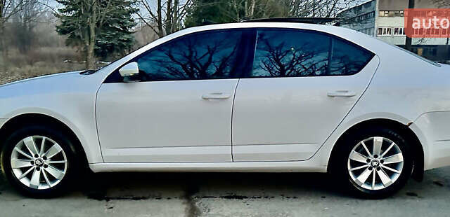 Білий Шкода Октавія, об'ємом двигуна 2 л та пробігом 305 тис. км за 12700 $, фото 5 на Automoto.ua