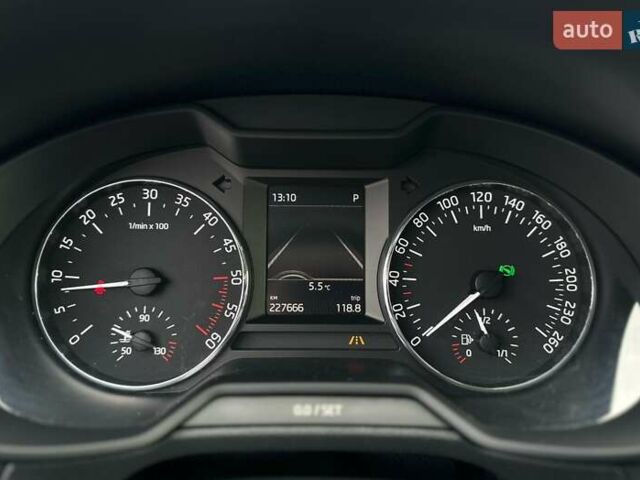 Белый Шкода Октавия, объемом двигателя 1.6 л и пробегом 227 тыс. км за 11800 $, фото 30 на Automoto.ua