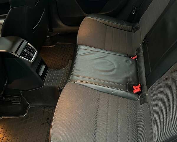 Белый Шкода Октавия, объемом двигателя 1.97 л и пробегом 282 тыс. км за 11000 $, фото 7 на Automoto.ua