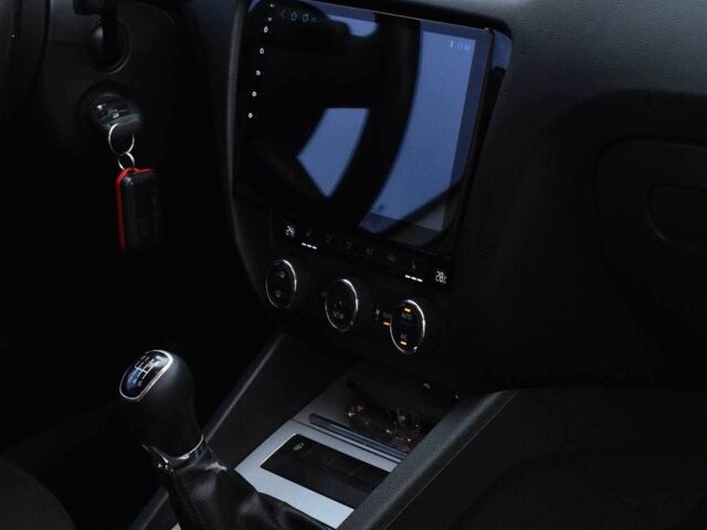 Белый Шкода Октавия, объемом двигателя 1.4 л и пробегом 255 тыс. км за 9950 $, фото 12 на Automoto.ua