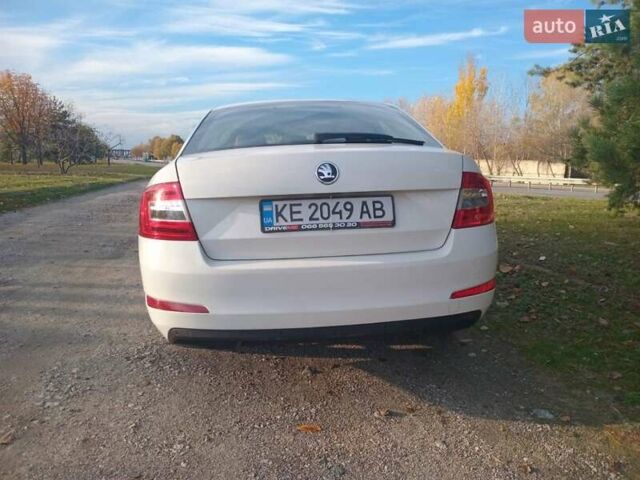 Белый Шкода Октавия, объемом двигателя 1.6 л и пробегом 218 тыс. км за 9700 $, фото 5 на Automoto.ua