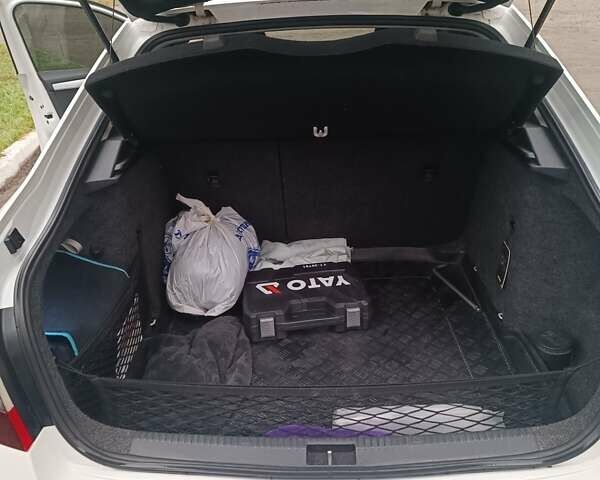 Белый Шкода Октавия, объемом двигателя 1.4 л и пробегом 156 тыс. км за 12200 $, фото 14 на Automoto.ua