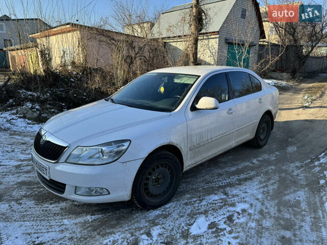 Білий Шкода Октавія, об'ємом двигуна 1.8 л та пробігом 165 тис. км за 10000 $, фото 2 на Automoto.ua