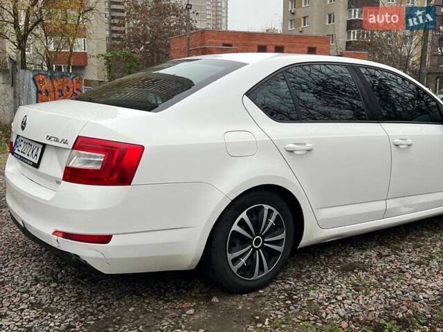 Белый Шкода Октавия, объемом двигателя 1.97 л и пробегом 282 тыс. км за 11000 $, фото 4 на Automoto.ua