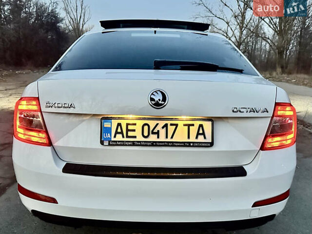 Білий Шкода Октавія, об'ємом двигуна 2 л та пробігом 305 тис. км за 12700 $, фото 4 на Automoto.ua