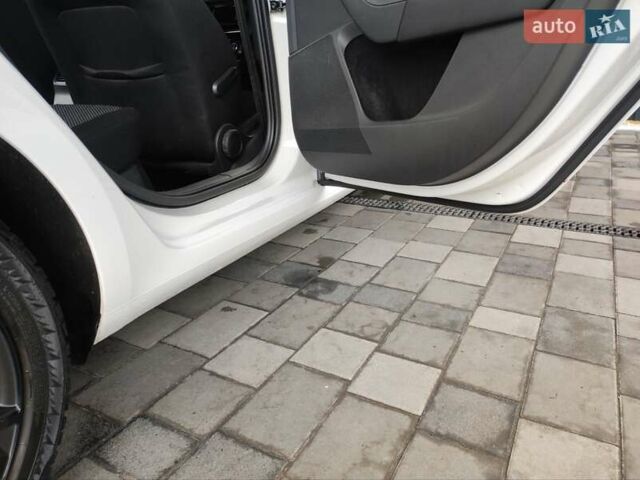 Шкода Октавия 2013 в Полтаве на Automoto.ua Белый Шкода Октавия, объемом двигателя 1.6 л и пробегом 255 тыс. км за 11750 $, фото 73 на Automoto.ua