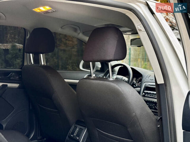 Белый Шкода Октавия, объемом двигателя 2 л и пробегом 223 тыс. км за 10600 $, фото 40 на Automoto.ua