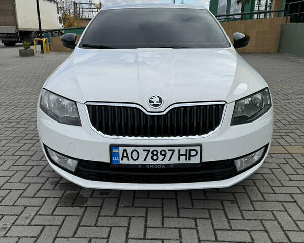 Шкода Октавия 2013 в Мукачеве на Automoto.ua Белый Шкода Октавия, объемом двигателя 1.6 л и пробегом 325 тыс. км за 10999 $, фото 10 на Automoto.ua