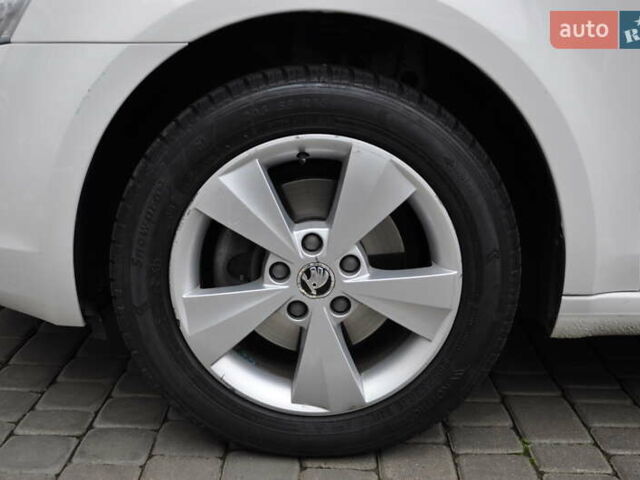 Білий Шкода Октавія, об'ємом двигуна 1.4 л та пробігом 148 тис. км за 9000 $, фото 12 на Automoto.ua