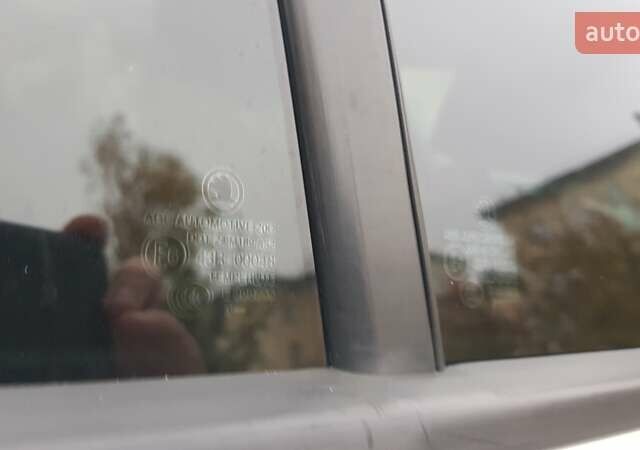 Білий Шкода Октавія, об'ємом двигуна 1.4 л та пробігом 193 тис. км за 11900 $, фото 32 на Automoto.ua