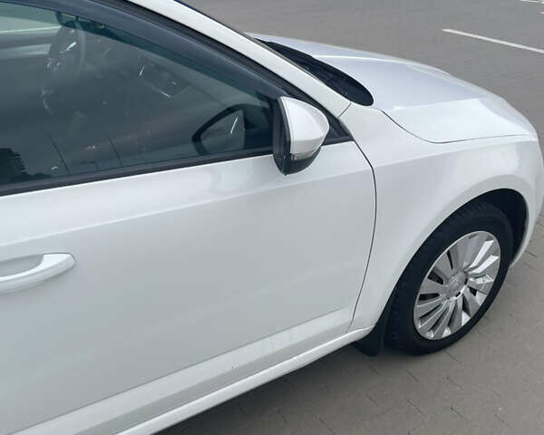 Белый Шкода Октавия, объемом двигателя 1.4 л и пробегом 197 тыс. км за 9900 $, фото 6 на Automoto.ua