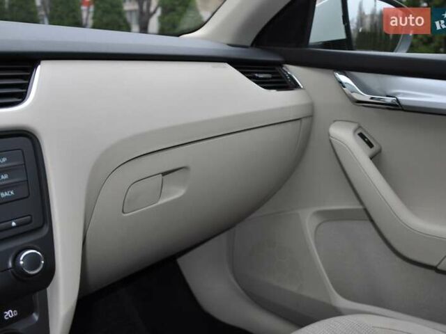 Білий Шкода Октавія, об'ємом двигуна 1.4 л та пробігом 148 тис. км за 9000 $, фото 28 на Automoto.ua