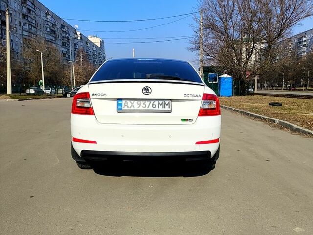 Белый Шкода Октавия, объемом двигателя 1.8 л и пробегом 233 тыс. км за 9600 $, фото 10 на Automoto.ua
