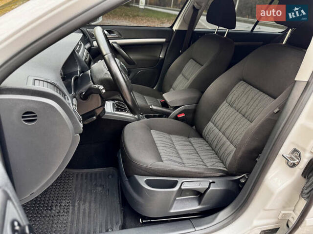 Белый Шкода Октавия, объемом двигателя 2 л и пробегом 223 тыс. км за 10700 $, фото 26 на Automoto.ua