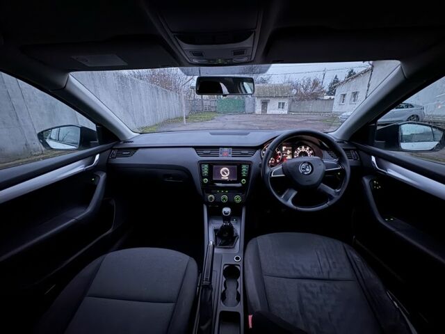 Белый Шкода Октавия, объемом двигателя 1.2 л и пробегом 122 тыс. км за 4300 $, фото 8 на Automoto.ua