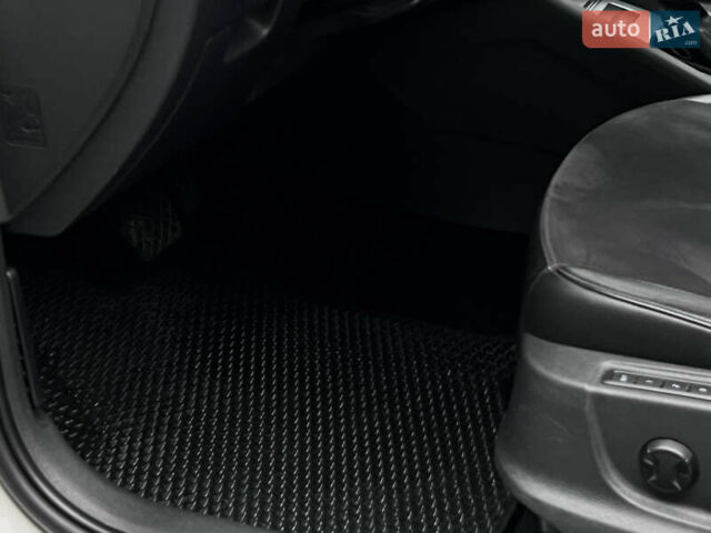 Білий Шкода Октавія, об'ємом двигуна 1.97 л та пробігом 348 тис. км за 14000 $, фото 47 на Automoto.ua