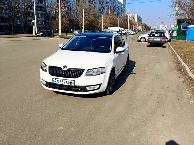 Белый Шкода Октавия, объемом двигателя 1.8 л и пробегом 233 тыс. км за 9600 $, фото 2 на Automoto.ua