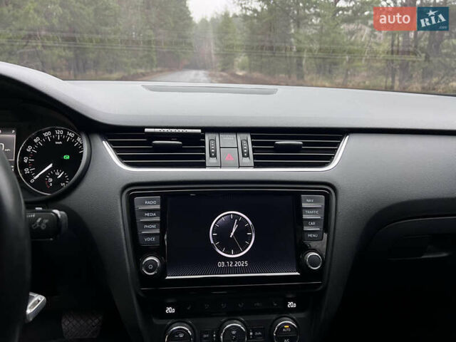 Білий Шкода Октавія, об'ємом двигуна 1.97 л та пробігом 348 тис. км за 14000 $, фото 27 на Automoto.ua