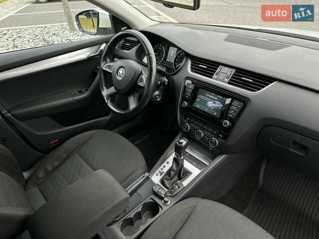 Белый Шкода Октавия, объемом двигателя 1.6 л и пробегом 227 тыс. км за 11800 $, фото 28 на Automoto.ua