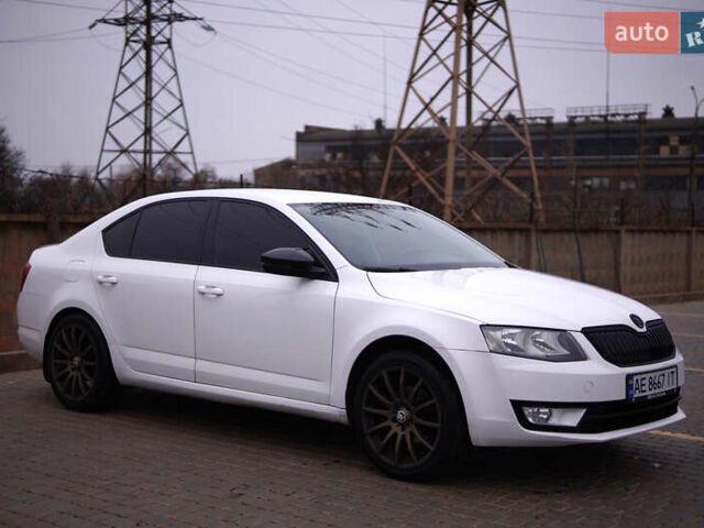 Белый Шкода Октавия, объемом двигателя 1.4 л и пробегом 254 тыс. км за 10500 $, фото 2 на Automoto.ua