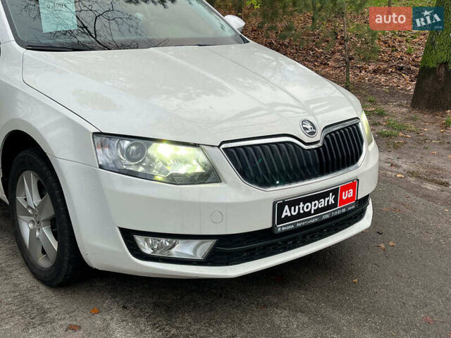 Білий Шкода Октавія, об'ємом двигуна 1.8 л та пробігом 217 тис. км за 9490 $, фото 8 на Automoto.ua