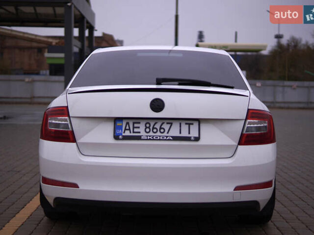 Белый Шкода Октавия, объемом двигателя 1.4 л и пробегом 254 тыс. км за 10500 $, фото 5 на Automoto.ua