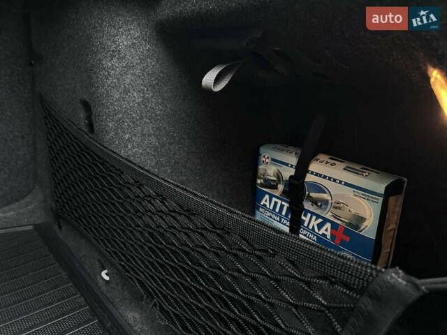 Білий Шкода Октавія, об'ємом двигуна 1.97 л та пробігом 348 тис. км за 14000 $, фото 44 на Automoto.ua