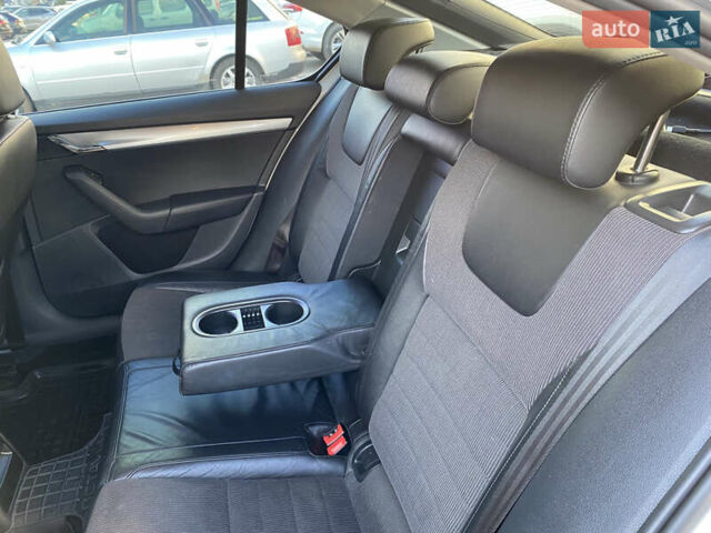 Белый Шкода Октавия, объемом двигателя 1.6 л и пробегом 335 тыс. км за 9250 $, фото 5 на Automoto.ua