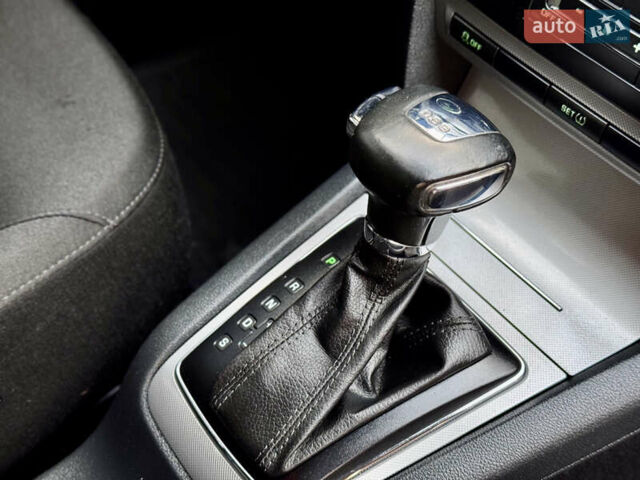 Белый Шкода Октавия, объемом двигателя 2 л и пробегом 223 тыс. км за 10600 $, фото 32 на Automoto.ua