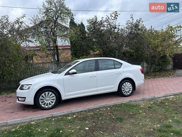 Белый Шкода Октавия, объемом двигателя 1.4 л и пробегом 72 тыс. км за 11999 $, фото 2 на Automoto.ua