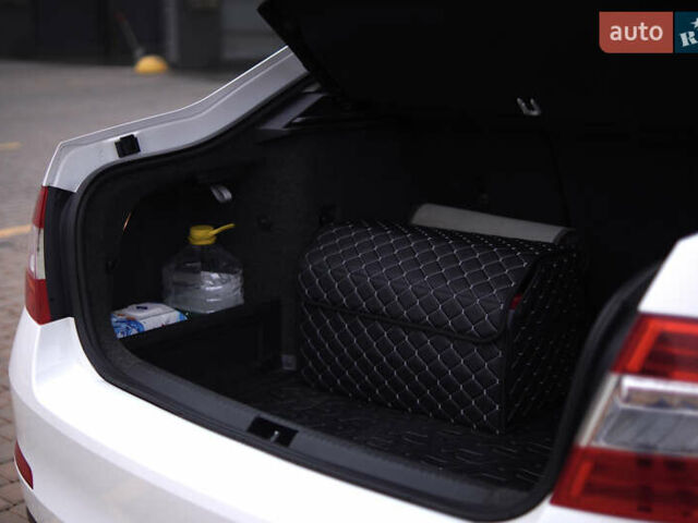 Белый Шкода Октавия, объемом двигателя 1.4 л и пробегом 254 тыс. км за 10500 $, фото 16 на Automoto.ua