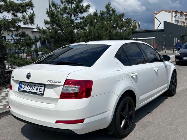 Белый Шкода Октавия, объемом двигателя 1.4 л и пробегом 206 тыс. км за 10600 $, фото 1 на Automoto.ua