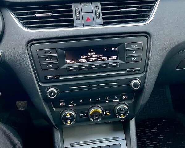 Белый Шкода Октавия, объемом двигателя 1.97 л и пробегом 250 тыс. км за 10399 $, фото 11 на Automoto.ua