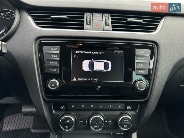 Белый Шкода Октавия, объемом двигателя 1.6 л и пробегом 227 тыс. км за 11800 $, фото 38 на Automoto.ua