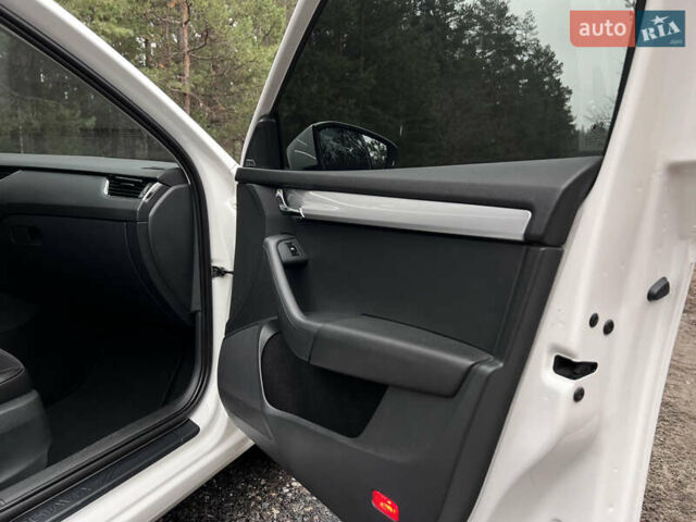 Білий Шкода Октавія, об'ємом двигуна 1.97 л та пробігом 348 тис. км за 14000 $, фото 35 на Automoto.ua