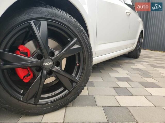 Шкода Октавия 2013 в Полтаве на Automoto.ua Белый Шкода Октавия, объемом двигателя 1.6 л и пробегом 255 тыс. км за 11750 $, фото 61 на Automoto.ua