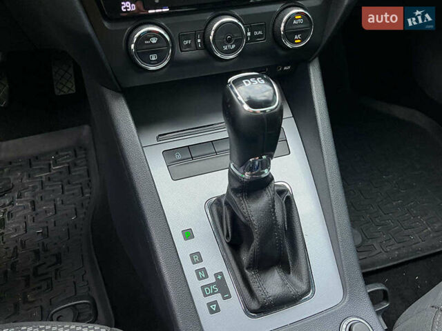 Білий Шкода Октавія, об'ємом двигуна 1.8 л та пробігом 217 тис. км за 9490 $, фото 16 на Automoto.ua