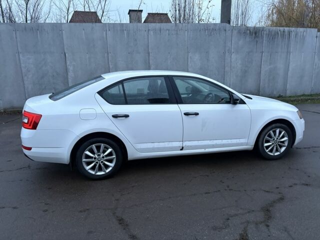 Белый Шкода Октавия, объемом двигателя 1.2 л и пробегом 122 тыс. км за 4300 $, фото 4 на Automoto.ua