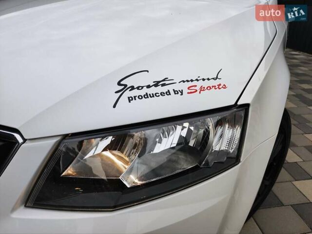 Шкода Октавия 2013 в Полтаве на Automoto.ua Белый Шкода Октавия, объемом двигателя 1.6 л и пробегом 255 тыс. км за 11750 $, фото 2 на Automoto.ua
