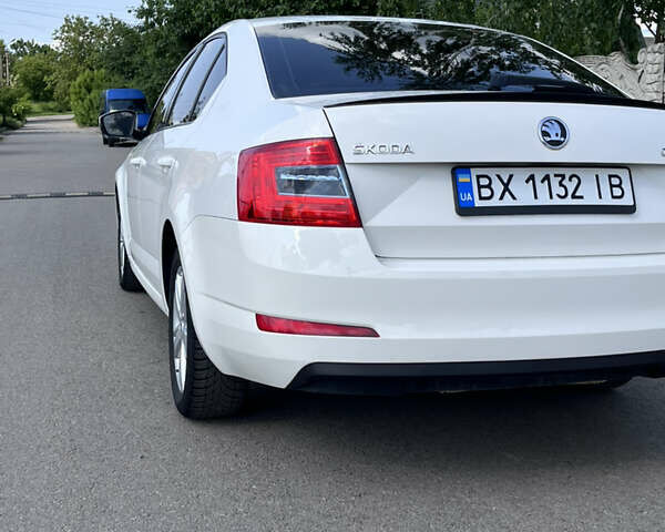 Белый Шкода Октавия, объемом двигателя 1.6 л и пробегом 242 тыс. км за 8750 $, фото 6 на Automoto.ua