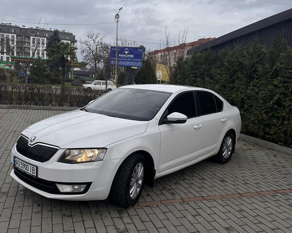 Білий Шкода Октавія, об'ємом двигуна 1.6 л та пробігом 324 тис. км за 9000 $, фото 4 на Automoto.ua