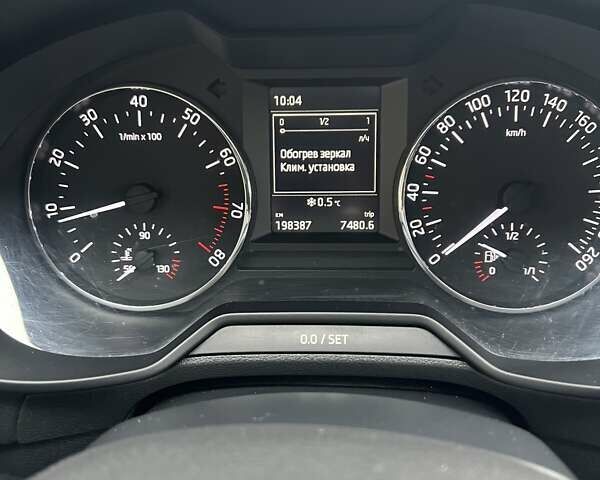 Белый Шкода Октавия, объемом двигателя 1.4 л и пробегом 198 тыс. км за 10800 $, фото 7 на Automoto.ua