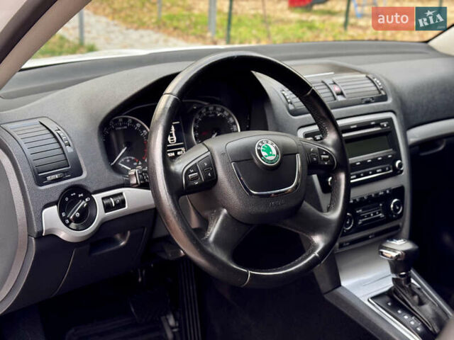 Белый Шкода Октавия, объемом двигателя 2 л и пробегом 223 тыс. км за 10600 $, фото 18 на Automoto.ua