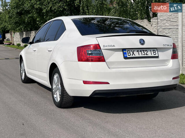 Белый Шкода Октавия, объемом двигателя 1.6 л и пробегом 242 тыс. км за 8750 $, фото 3 на Automoto.ua