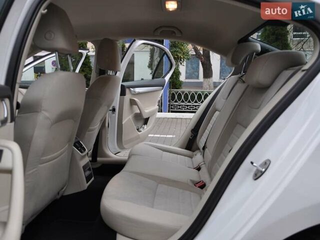 Білий Шкода Октавія, об'ємом двигуна 1.4 л та пробігом 148 тис. км за 9000 $, фото 13 на Automoto.ua
