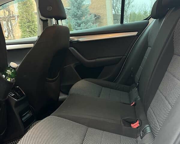 Белый Шкода Октавия, объемом двигателя 1.4 л и пробегом 198 тыс. км за 10800 $, фото 10 на Automoto.ua