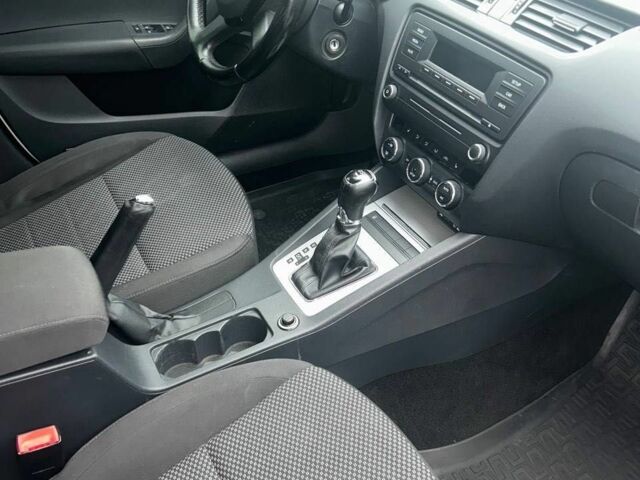 Белый Шкода Октавия, объемом двигателя 1.8 л и пробегом 217 тыс. км за 10000 $, фото 15 на Automoto.ua