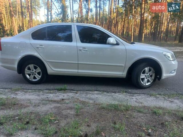 Белый Шкода Октавия, объемом двигателя 1.8 л и пробегом 150 тыс. км за 9000 $, фото 11 на Automoto.ua